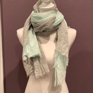 Pisu Scarf